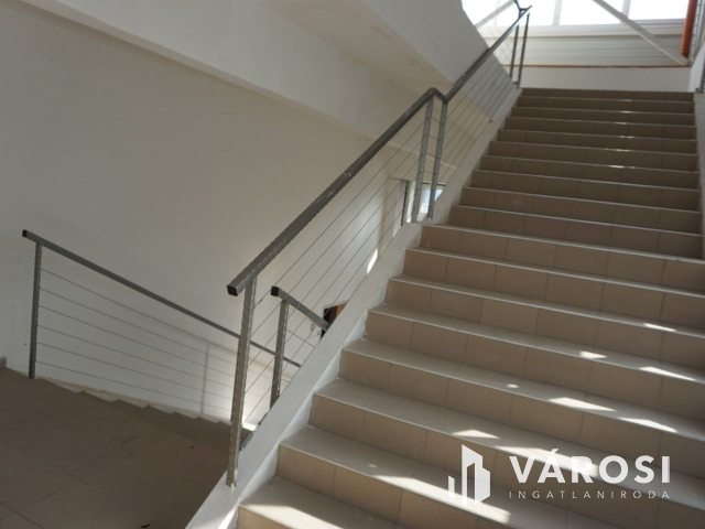 Közel 1000 nm-s ipari csarnok Nagykanizsán