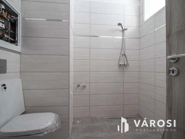 Kulcsrakész lakás Péterhegyen L-F-1