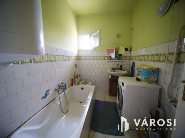 Érden beruházásra, fejlesztésre, családi ház eladó