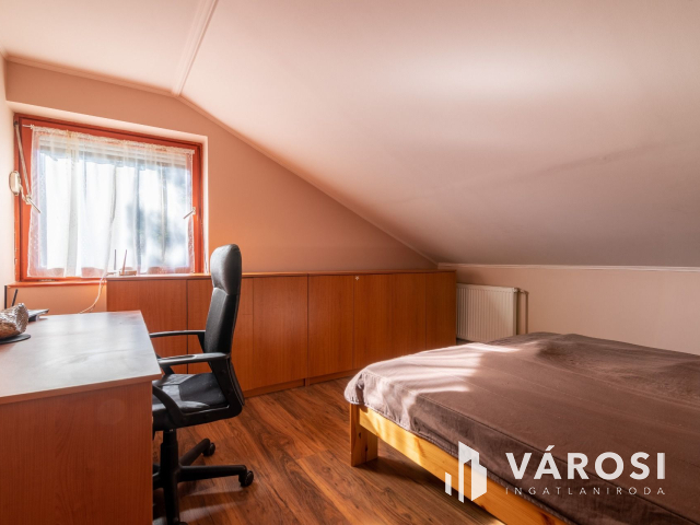 Vendéglő plusz erdő, a 46-os főút mentén