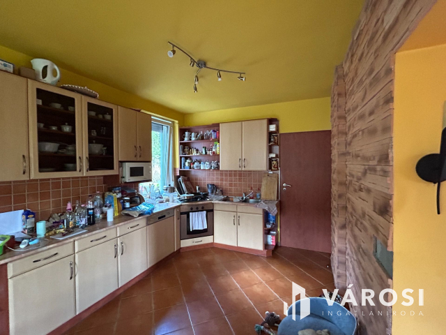 3 szintes családi ház Salgótarján egyik legjobb helyén eladó