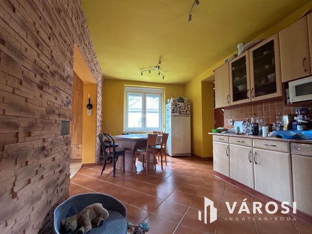 3 szintes családi ház Salgótarján egyik legjobb helyén eladó