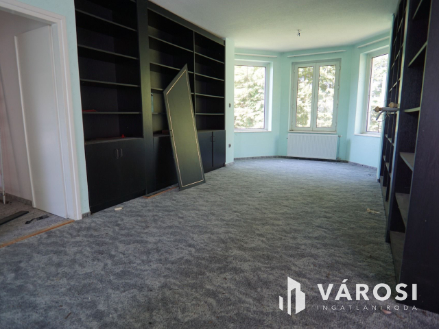 Miklósfán lehetőségekben gazdag, egyedi családi ház