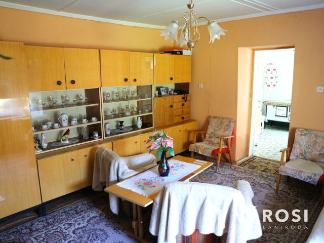 Vasvár központban,csendes helyen,2és fél szobás cs.ház eladó