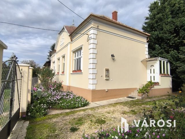 Múlt századi polgári hangulat, modern köntösben!