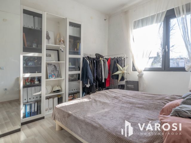 Családi ház + telek