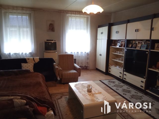 3 szobás ház, Csényén