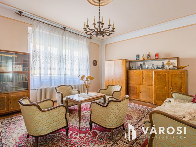 Központi elhelyezkedésű ház Kiskunmajsán