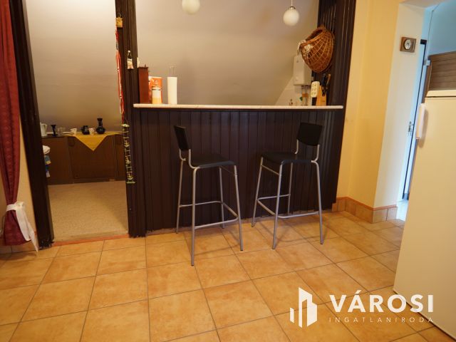 Kétgenerációs, folyamatosan karbantartott családi ház!