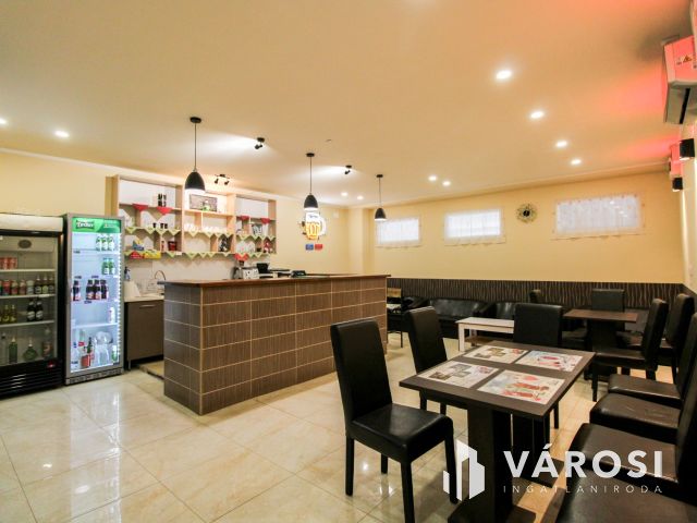 Üzleti lehetőség Kétegyháza központjában, aktív bérlőkkel