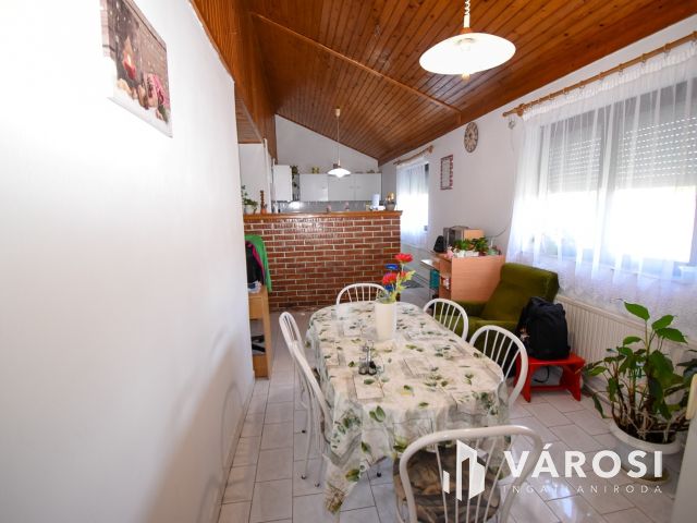 Napelem,3 szint,összeköltözőknek vagy vállalkozásnak Banán!