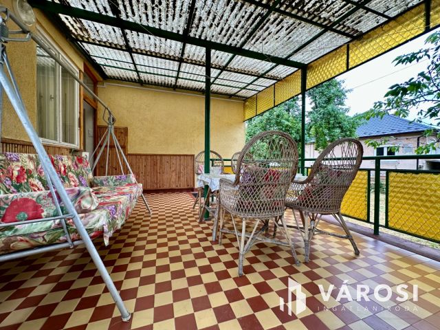 Kiváló adottságú, 3 szobás ikerház eladó!