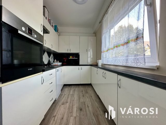 Gorkijon 1. emeleti, 1+2 félszobás, felújított lakás eladó!