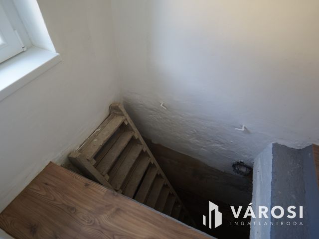 Miklósfán családi ház, szép nagy udvarral!