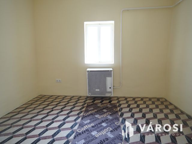 Miklósfán családi ház, szép nagy udvarral!