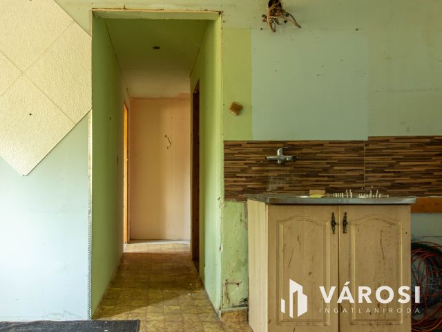 Patakparti építési telek Tinnyén – csak készpénzes vevőknek