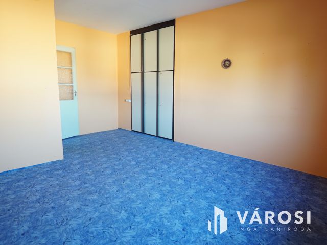 Kétgenerációs, folyamatosan karbantartott családi ház!