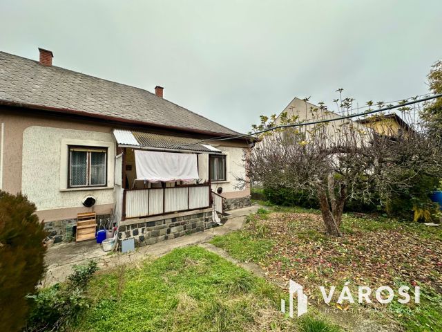 Felújítandó ikerház reális áron eladó!