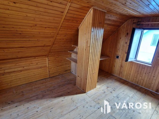 Gyékényesen közel a vízhez kis Házikó