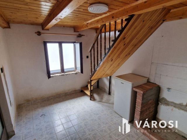 Gyékényesen közel a vízhez kis Házikó