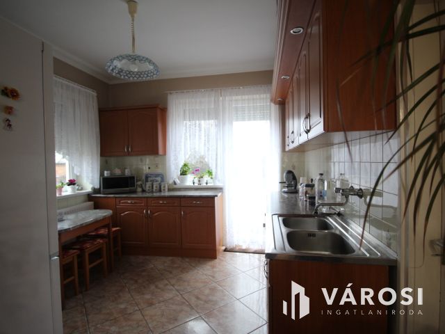 Tágas, jó állapotú ház Vönöckön