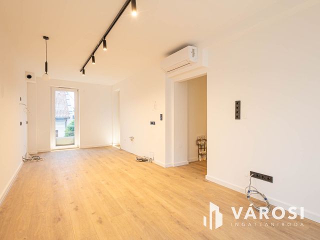 Belső kétszintes családi fészek Alsóvároson 2