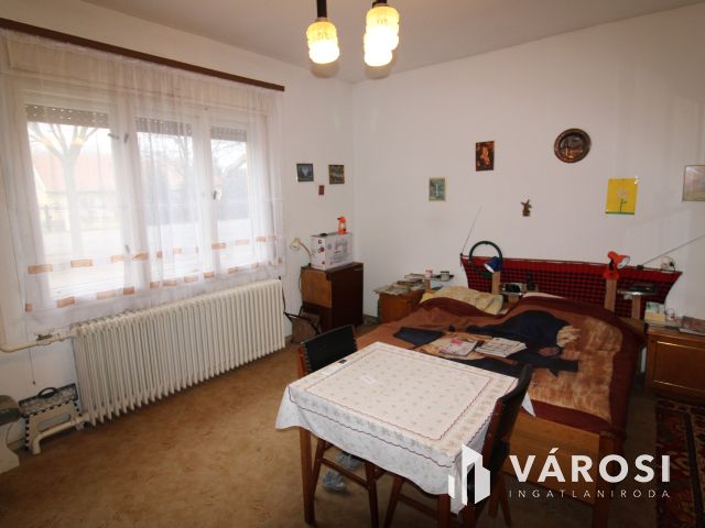 Jó szerkezetű tégla ház Máriafalván.