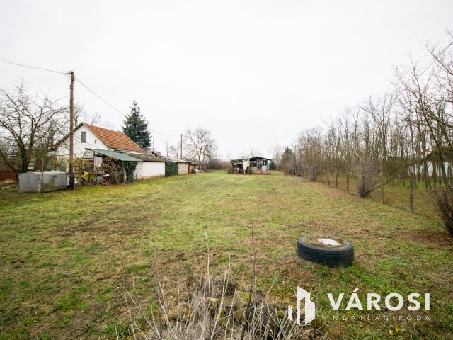 Beépíthető zártkert Gyopáros közelében