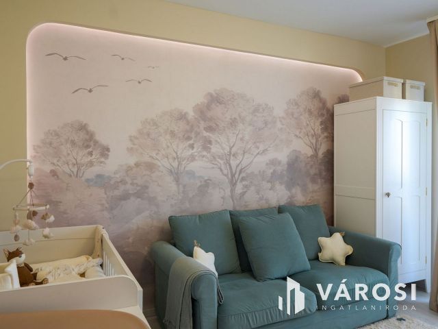 Nagyon Szép Lakás, Nagyon Jó Helyen!