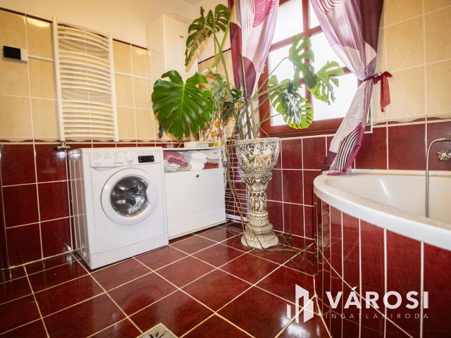 Szép és szuper jó családi ház Gyulaváriban