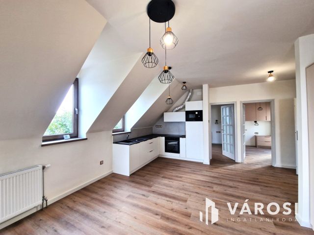 Korszerűsített Prémium Ingatlan, ÜZLET+2LAKÁS