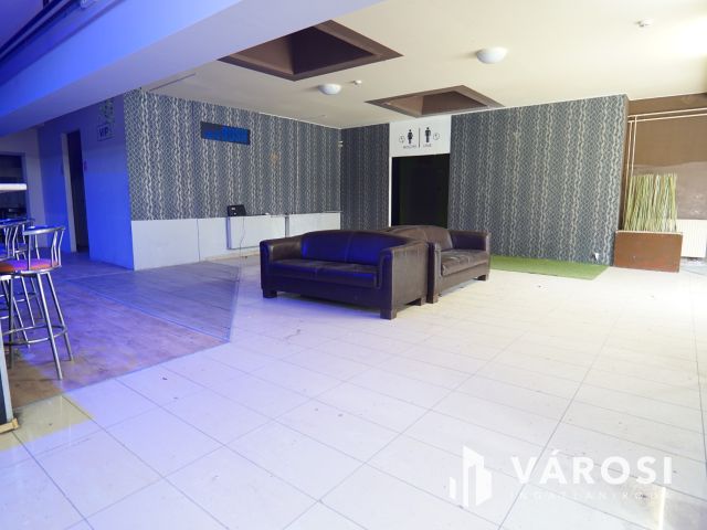 Kiadó közel 1000m2-es üzlethelység a Belvárosban!