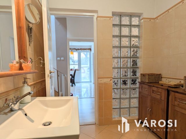 Tökéletes családi otthon a kertvárosban!