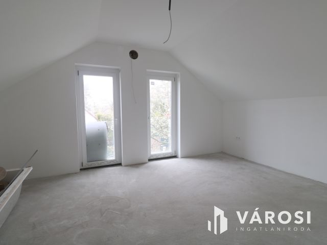 Kulcsrakész ikerház Újszegeden.