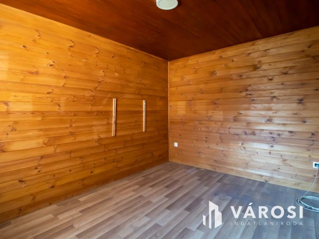 Eladó velencei családi ház csendes helyen