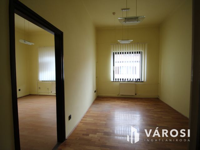 Eladó irodaház Szombathelyen