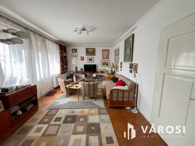 Nagyszerű lakás szenzációs elhelyezkedéssel!