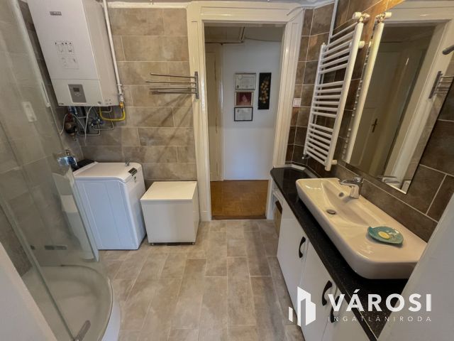 Nagyszerű lakás szenzációs elhelyezkedéssel!