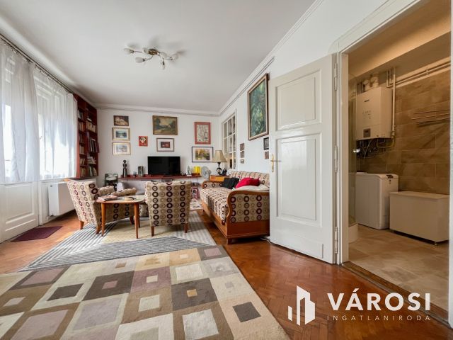 Nagyszerű lakás szenzációs elhelyezkedéssel!