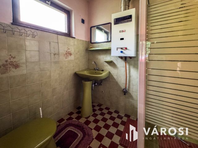 Két telek, egy nyaraló és sok-sok gyümölcsfa Szanazugban