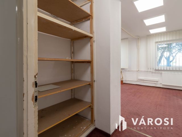 32 m2-es, földszinti iroda kiadó Fáy utcai irodaépületben