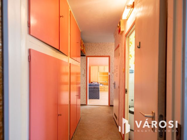 Felújítandó panelprogramos a Hont Ferenc utcában