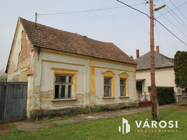 Felújítandó ház, vagy építési telek Csepregen