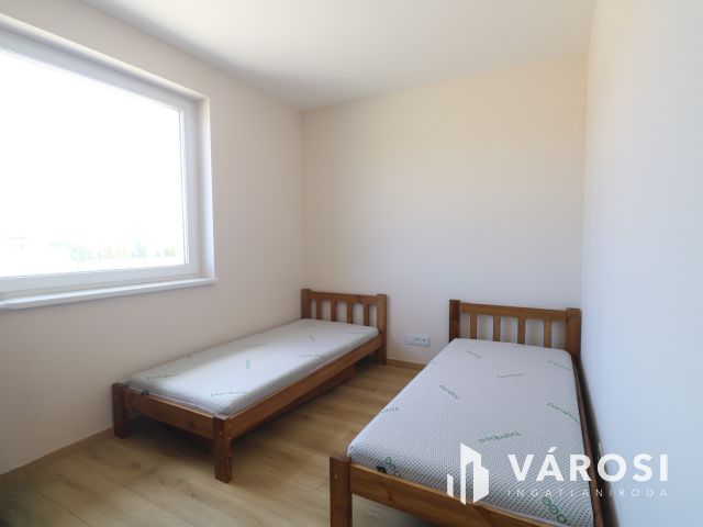 Kulcsrakész ,új építésű,költözhető,25 KW tárolóval.