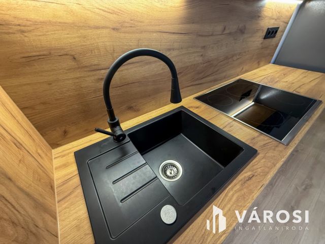 Szerpentin úton prémium minőségű design lakás eladó!