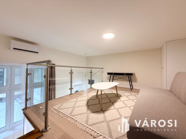 2 szobás, felújított és berendezett lakás a Palotanegyedben