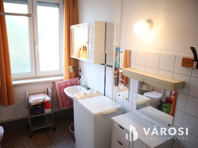 Szeged Belvárosi, 53 négyzetméteres lakás!