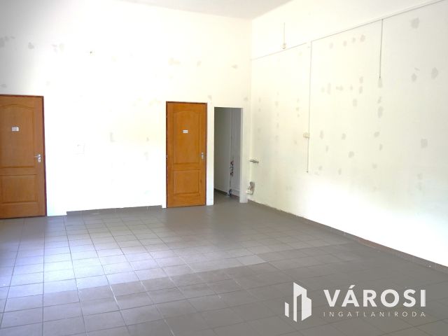Kiadó Üzlethelység !