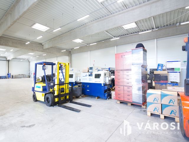 940 m2-es ipari csarnok + 300 m2-es szuper iroda kiadó