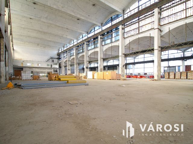 Eladó ipari csarnok Csepelen